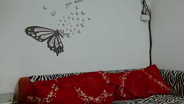 LadyHellene online show from October 15, 2025, 7:05 am