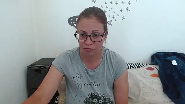 Snapshot of LadyHellene chatting on May 21, 2026, 11:29 am LadyHellene online show from May 21, 2026, 11:29 am