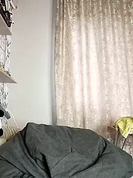 Lola Hale online show from October 23, 2025, 6:01 am