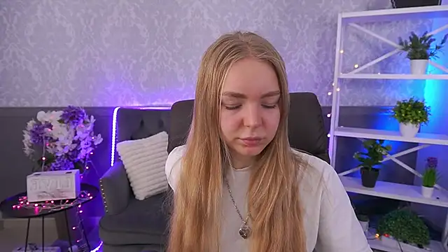 EmilySunshineS online show from November 21, 2025, 8:02 am