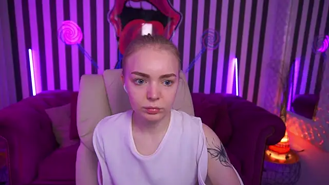 Snapshot of EmilySunshineS chatting on May 7, 2026, 12:52 pm EmilySunshineS online show from May 7, 2026, 12:52 pm