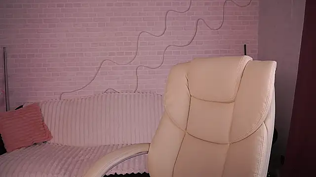 EmilySunshineS online show from March 17, 2026, 7:00 am