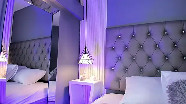 VioletthaRous online show from March 25, 2026, 10:41 pm