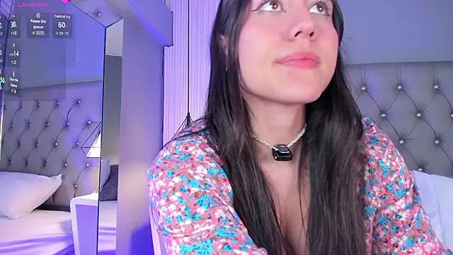 Snapshot of VioletthaRous chatting on February 3, 2026, 3:04 am VioletthaRous online show from February 3, 2026, 3:04 am