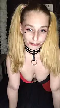 Snapshot of Sweet-SpicyOff chatting on October 31, 2025, 10:05 pm Sweet-SpicyOff online show from October 31, 2025, 10:05 pm