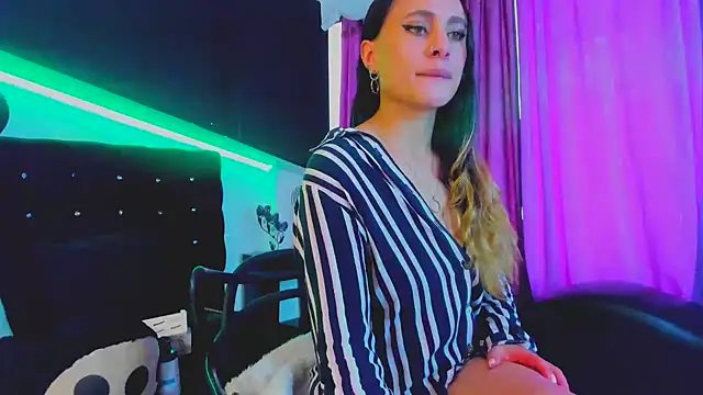 Coral Gibson online show from March 20, 2025, 6:31 pm