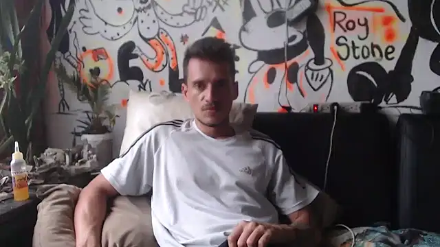 roystonee01 online show from March 18, 2026, 10:10 pm