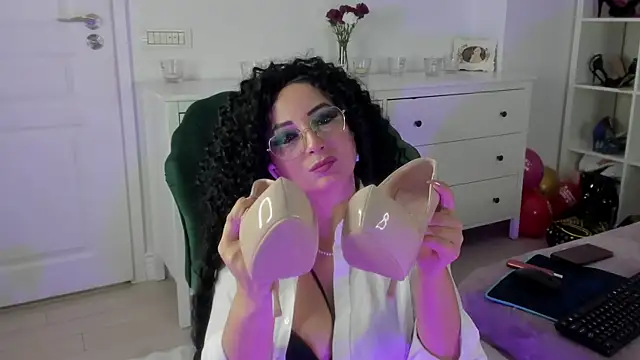 anissia teaser online show from September 15, 2025, 4:24 am