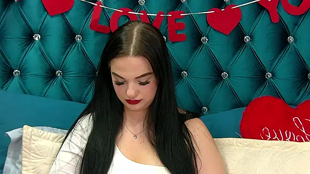 Snapshot of DarleneAdams chatting on February 14, 2025, 12:25 pm DarleneAdams online show from February 14, 2025, 12:25 pm