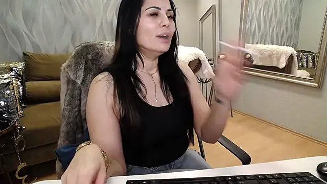 Snapshot of Sara_Poison chatting on March 6, 2026, 3:56 am Sara Poison online show from March 6, 2026, 3:56 am