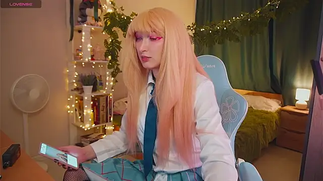 koshkasenpai online show from February 8, 2025, 4:14 am