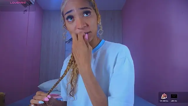 Charlotte Love10 online show from October 19, 2025, 11:46 am