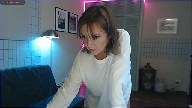 Snapshot of Charline_TheFoxTail chatting on December 11, 2024, 6:42 pm Charline TheFoxTail online show from December 11, 2024, 6:42 pm