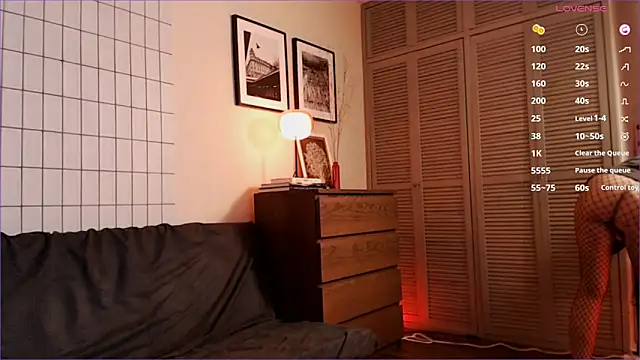 Snapshot of Charline_TheFoxTail chatting on February 24, 2025, 6:47 pm Charline TheFoxTail online show from February 24, 2025, 6:47 pm