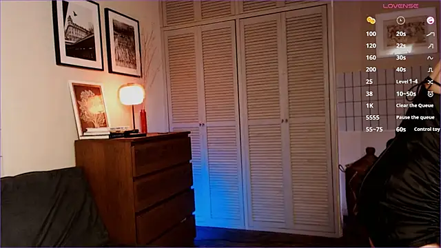 Snapshot of Charline_TheFoxTail chatting on March 7, 2025, 7:27 pm Charline TheFoxTail online show from March 7, 2025, 7:27 pm