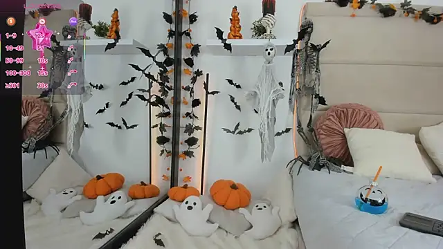 Mollymoon1 online show from October 29, 2025, 10:09 pm