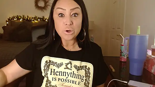 AlyssiaAmoreXO online show from November 17, 2025, 6:45 pm