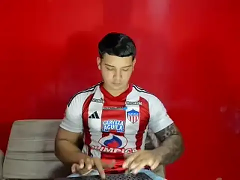 Snapshot of paul_luis chatting on September 27, 2025, 12:06 am paul luis online show from September 27, 2025, 12:06 am