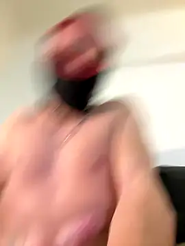 Snapshot of lescro95_ chatting on December 22, 2025, 8:53 pm lescro95 online show from December 22, 2025, 8:53 pm