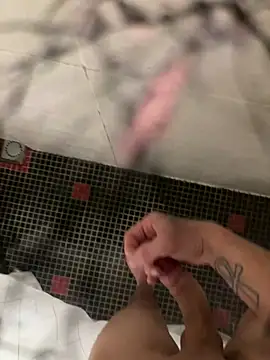 Snapshot of lescro95_ chatting on February 3, 2026, 5:07 pm lescro95 online show from February 3, 2026, 5:07 pm