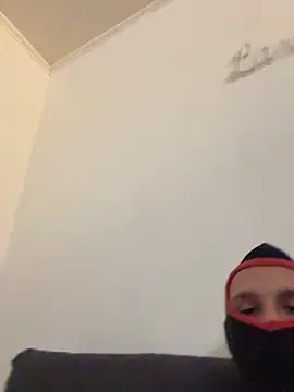 Snapshot of lescro95_ chatting on March 3, 2026, 5:20 pm lescro95 online show from March 3, 2026, 5:20 pm