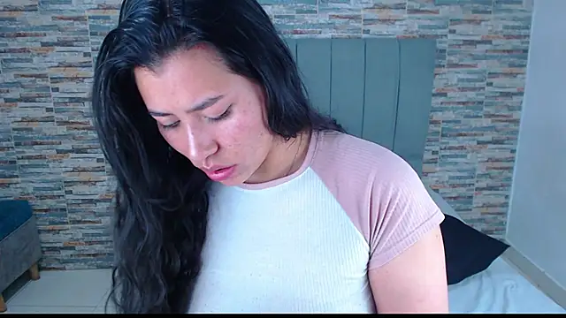 Snapshot of _joy_yva chatting on October 15, 2025, 2:36 pm joy yva online show from October 15, 2025, 2:36 pm