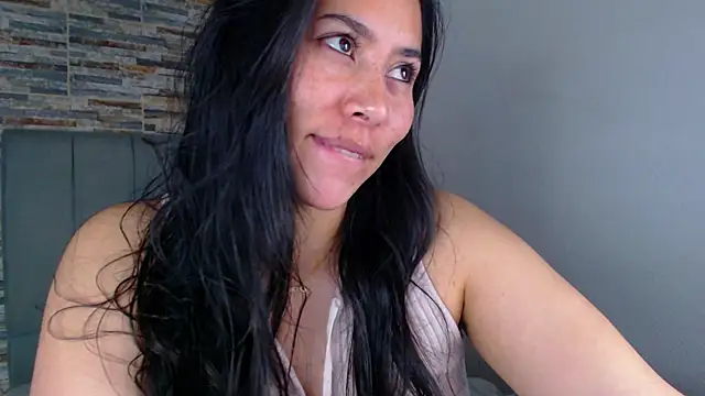 Snapshot of _joy_yva chatting on September 30, 2025, 4:24 pm joy yva online show from September 30, 2025, 4:24 pm