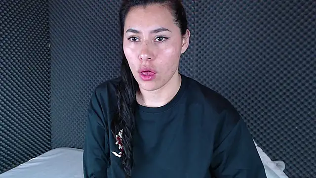 Snapshot of _joy_yva chatting on December 16, 2025, 9:41 pm joy yva online show from December 16, 2025, 9:41 pm