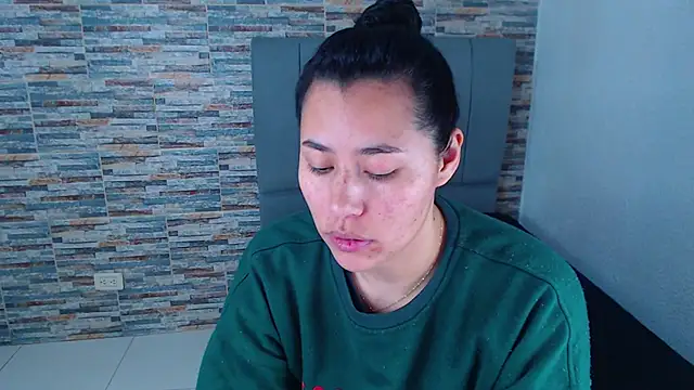 Snapshot of _joy_yva chatting on October 9, 2025, 6:52 pm joy yva online show from October 9, 2025, 6:52 pm