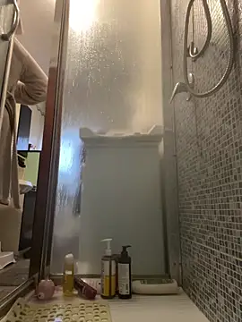 Snapshot of Dikkiduohottt chatting on February 14, 2025, 3:47 pm Dikkiduohottt online show from February 14, 2025, 3:47 pm