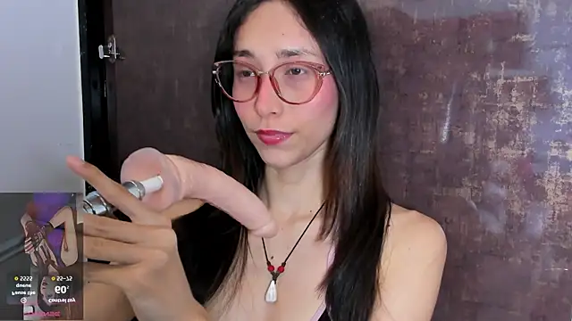 Snapshot of doll_bella_ chatting on May 20, 2026, 7:44 pm doll bella online show from May 20, 2026, 7:44 pm