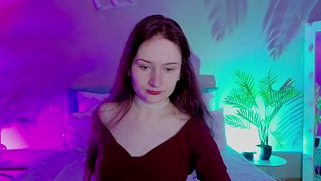 L1ittle kitty  online show from May 8, 2026, 5:33 am