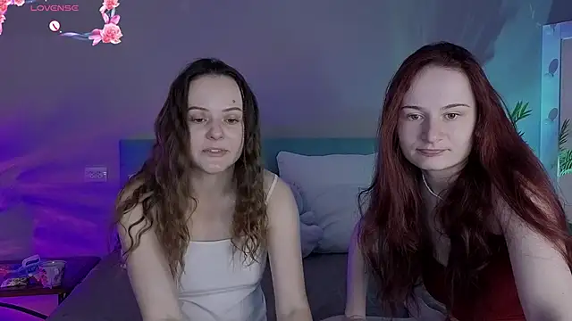 L1ittle kitty  online show from May 15, 2026, 5:38 am