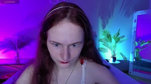 L1ittle kitty  online show from May 22, 2026, 5:27 am