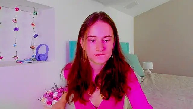 Snapshot of L1ittle_kitty_ chatting on September 25, 2025, 5:35 am L1ittle kitty online show from September 25, 2025, 5:35 am