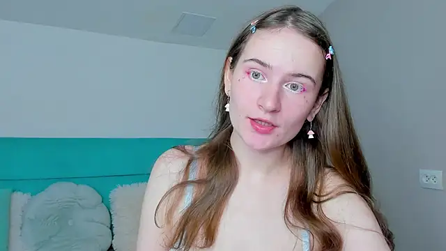 Snapshot of L1ittle_kitty_ chatting on November 25, 2025, 6:47 am L1ittle kitty online show from November 25, 2025, 6:47 am