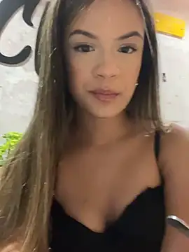 Snapshot of Alisha-Bond chatting on March 17, 2025, 11:13 pm Alisha-Bond online show from March 17, 2025, 11:13 pm