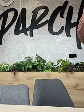 Snapshot of Alisha-Bond chatting on December 5, 2025, 9:34 pm Alisha-Bond online show from December 5, 2025, 9:34 pm