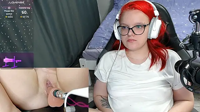 Snapshot of DivaMarisa chatting on April 10, 2026, 4:36 pm DivaMarisa online show from April 10, 2026, 4:36 pm