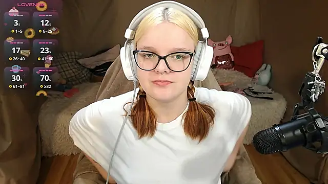 Snapshot of DivaMarisa chatting on November 23, 2025, 7:07 am DivaMarisa online show from November 23, 2025, 7:07 am