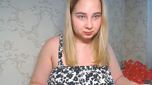 Snapshot of DolphinDreams chatting on June 10, 2026, 11:11 am DolphinDreams online show from June 10, 2026, 11:11 am