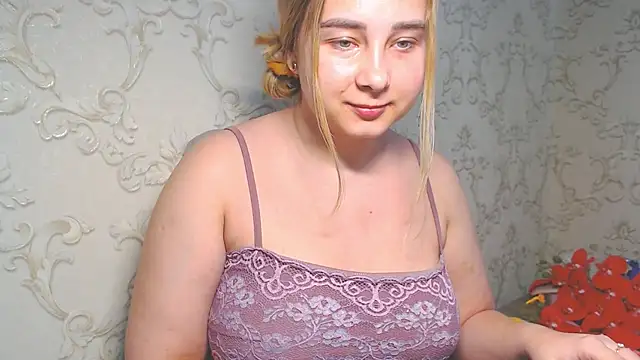 Snapshot of DolphinDreams chatting on June 20, 2026, 9:58 am DolphinDreams online show from June 20, 2026, 9:58 am