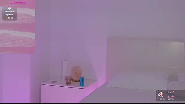 Snapshot of AllisonSky chatting on September 24, 2025, 2:01 pm AllisonSky online show from September 24, 2025, 2:01 pm