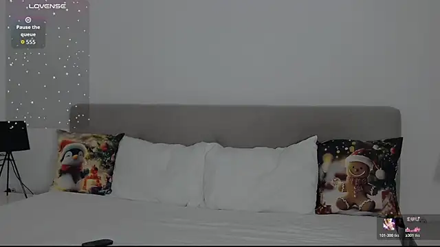 Snapshot of AllisonSky chatting on November 26, 2025, 4:40 pm AllisonSky online show from November 26, 2025, 4:40 pm