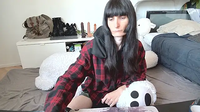 Snapshot of CeriseLapine chatting on March 27, 2026, 10:05 am CeriseLapine online show from March 27, 2026, 10:05 am