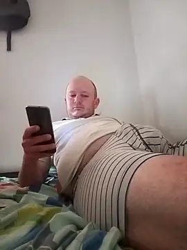 Snapshot of gato- chatting on December 3, 2024, 7:06 pm gato- online show from December 3, 2024, 7:06 pm