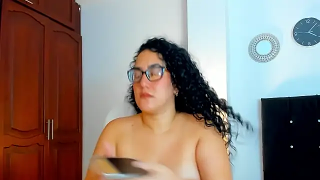 kathyajhonss online show from April 12, 2026, 9:07 pm