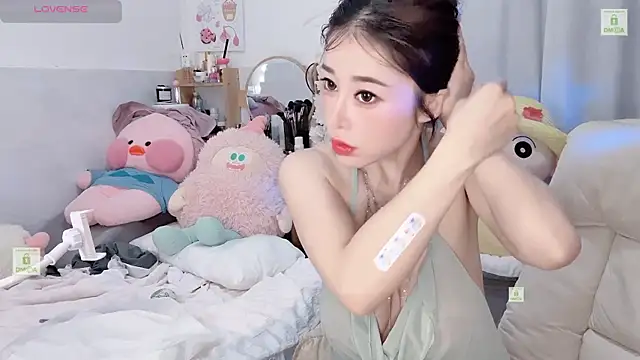 Snapshot of Carly_1 chatting on April 14, 2026, 2:27 am Carly 1 online show from April 14, 2026, 2:27 am