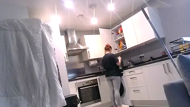 Snapshot of DynamicDuo_oxo chatting on February 10, 2025, 12:18 pm DynamicDuo oxo online show from February 10, 2025, 12:18 pm