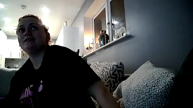 Snapshot of DynamicDuo_oxo chatting on December 4, 2024, 10:02 pm DynamicDuo oxo online show from December 4, 2024, 10:02 pm